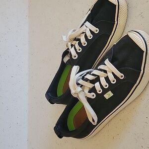 Cariuma OCA low size 9 W